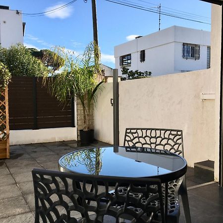 Plage A 400 M Studio Tout Confort Terrasse Clim Parking Hyeres Exterior photo